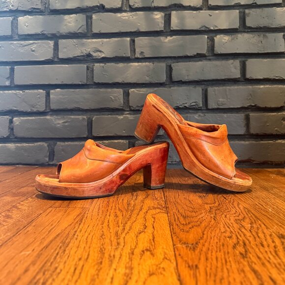 Vintage Shoes - Vintage 1970s Cognac Leather Peep Toe Clogs Slides Mules Wood Platforms Size 7.5